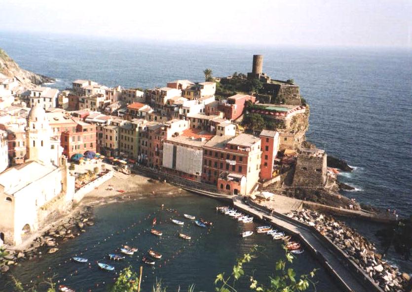 ciqueterr 2 overview.JPG (93540 bytes)