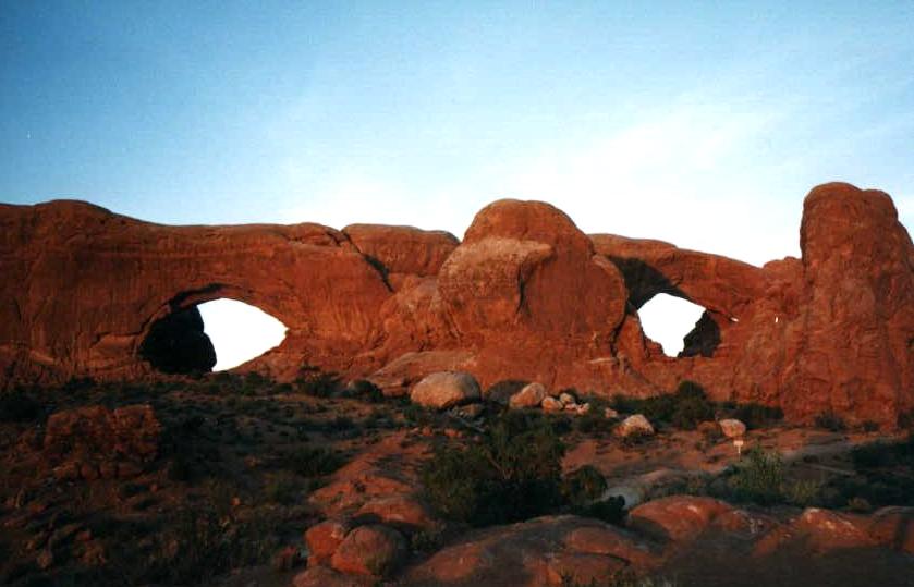 double windows.JPG (50016 bytes)