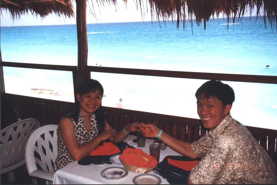 lunch seaside jj 1.JPG (71739 bytes)