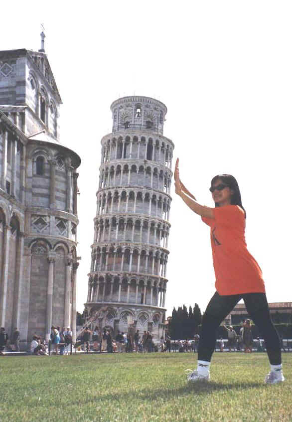pisa push m.JPG (67155 bytes)