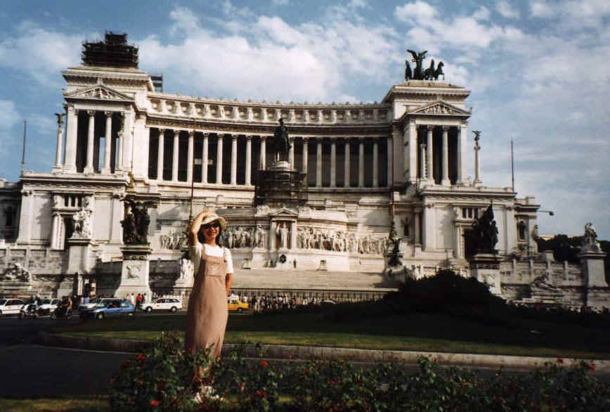 rome piazza venezia m.JPG (89460 bytes)