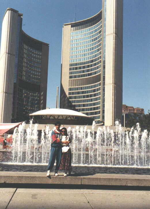 toronto building jj.JPG (61016 bytes)