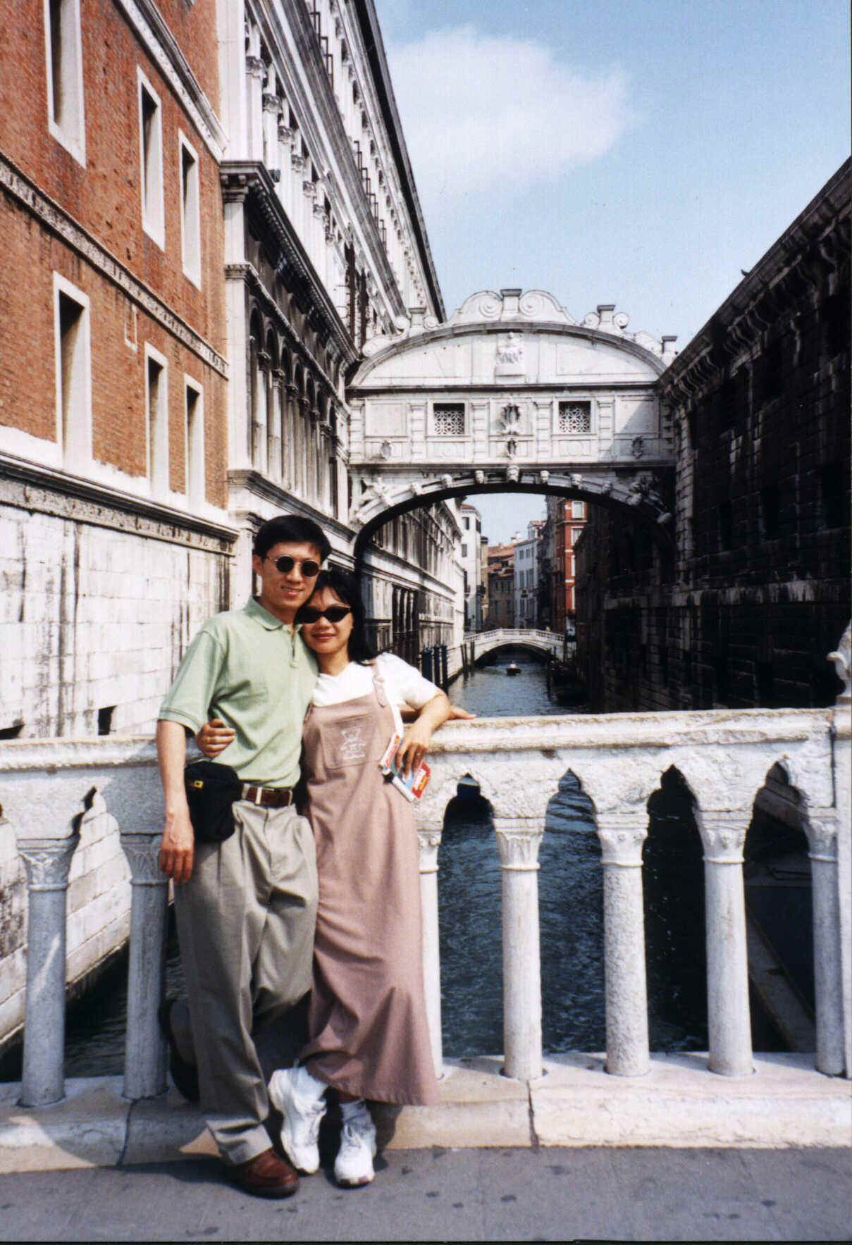 venice bridge of sighs jj V.JPG (252904 bytes)