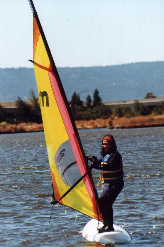 windsurfing m 1.jpg (64541 bytes)