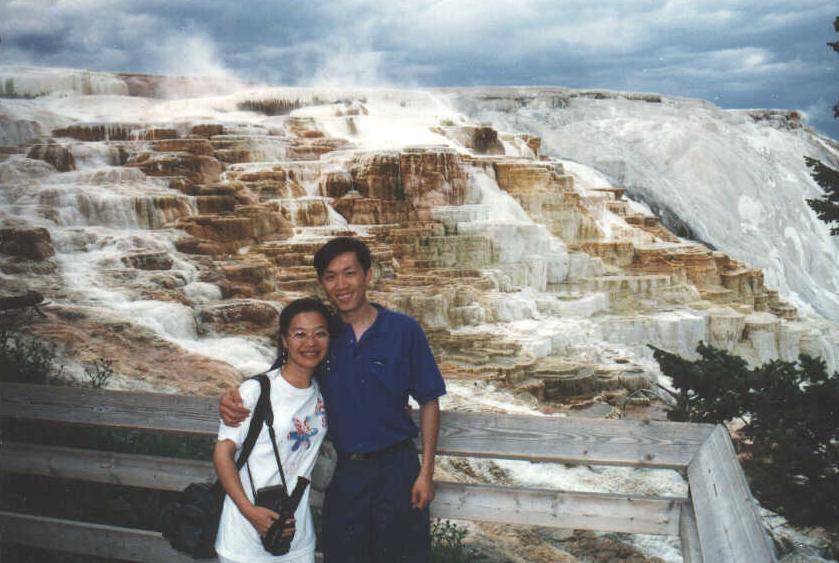 yellow stone minerva terrace jj.JPG (78173 bytes)