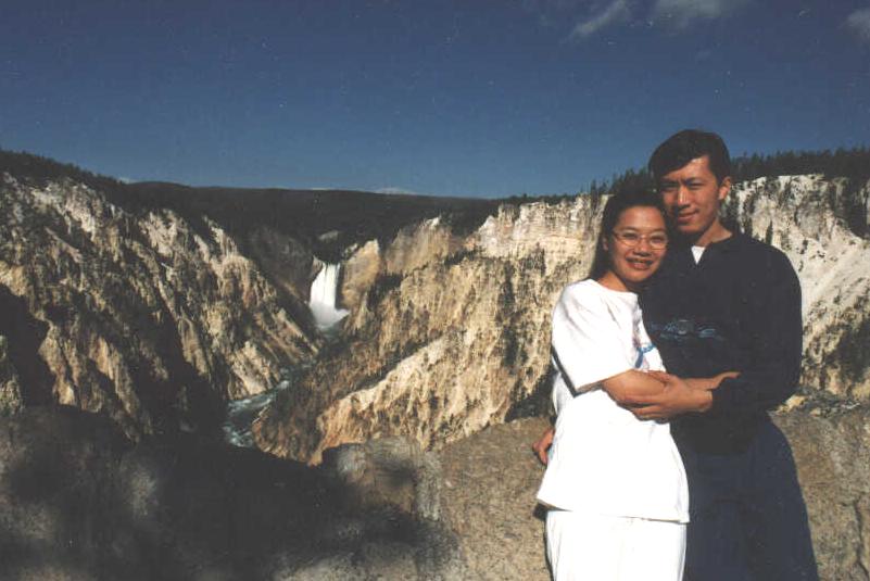 yellow stone river jj.JPG (55993 bytes)